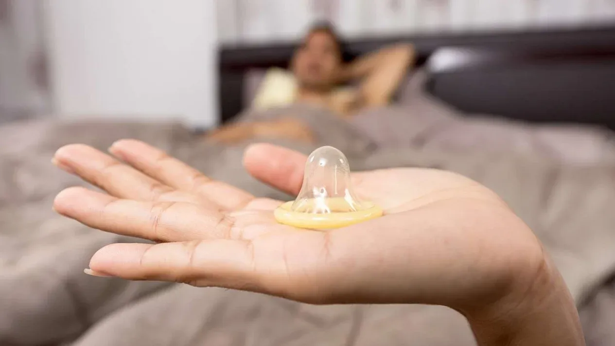 1. FAQs tentang Okamoto Condom. Produk terbaik untuk hubungan intim yang aman (2).webp